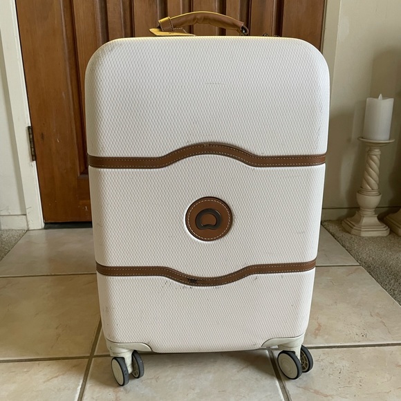 Delsey Paris Handbags - Delsey Paris Chatelet Air 19in Hardside Spinner Carry On Cream Angora White